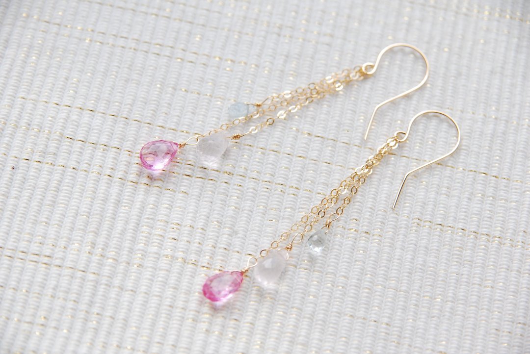 Pink topaz and 3 drop pierced earring of a spring scenery stone  14kgf - 耳环/耳夹 - 宝石 粉红色