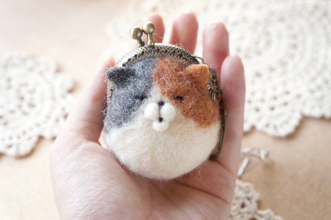 打瞌睡猫咪口金包【三花猫】 - 零钱包 - 羊毛 白色