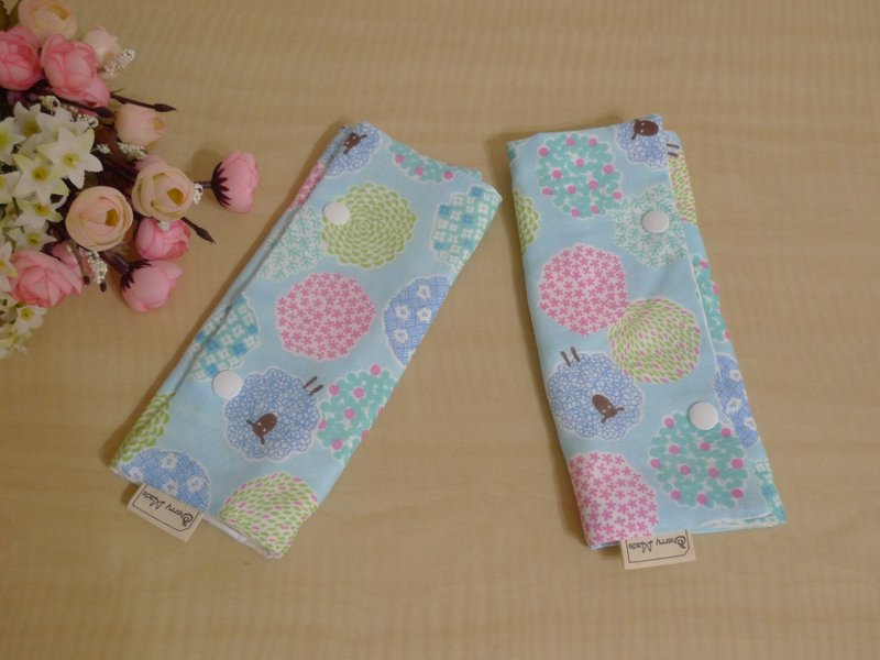 雪花羊(蓝)-背带口水巾 - 围嘴/口水巾 - 棉．麻 蓝色