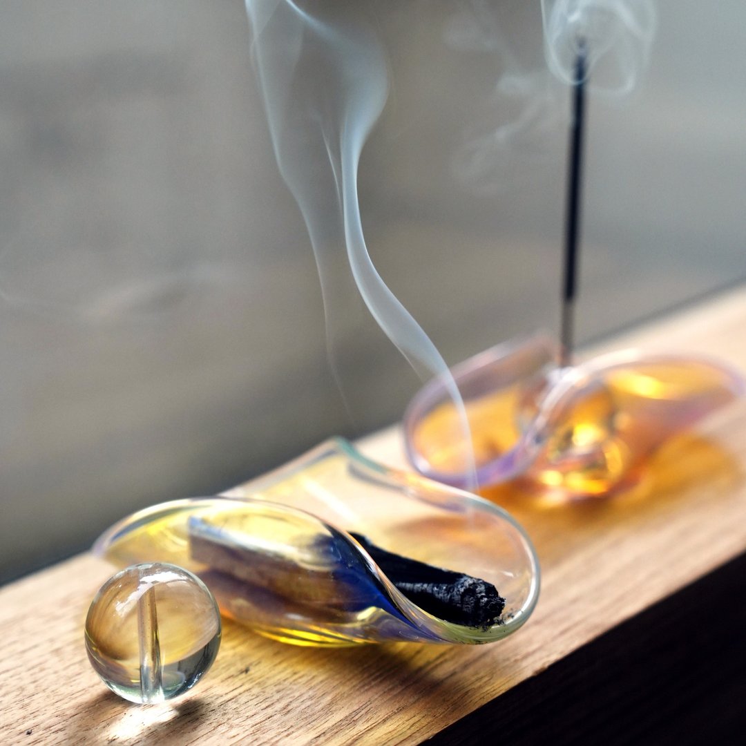 手工琉璃線香座 | 彩虹光聖木碟 附水晶球香插 居家香氛 - 香薰/精油/线香 - 琉璃 多色