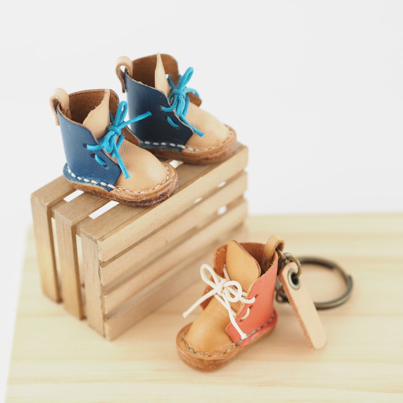 手工撞色皮革小鞋钥匙圈 单只 - 钥匙链/钥匙包 - 真皮 多色