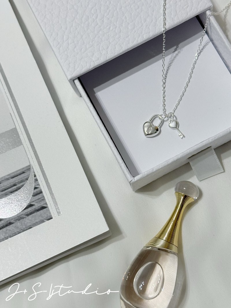 心之锁向爱心锁头钥匙纯银项链 - 项链 - 纯银 