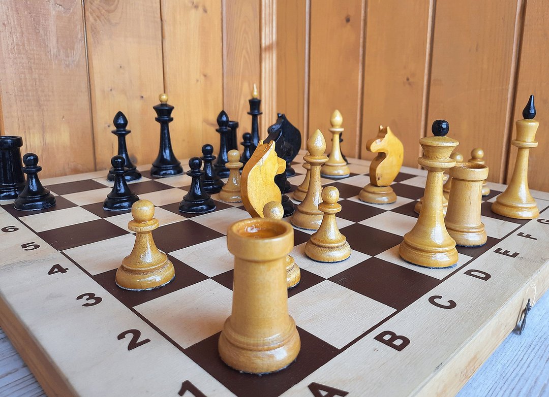 Russian Queens Gambit final match wooden chess set vintage - 桌游/玩具 - 木头 