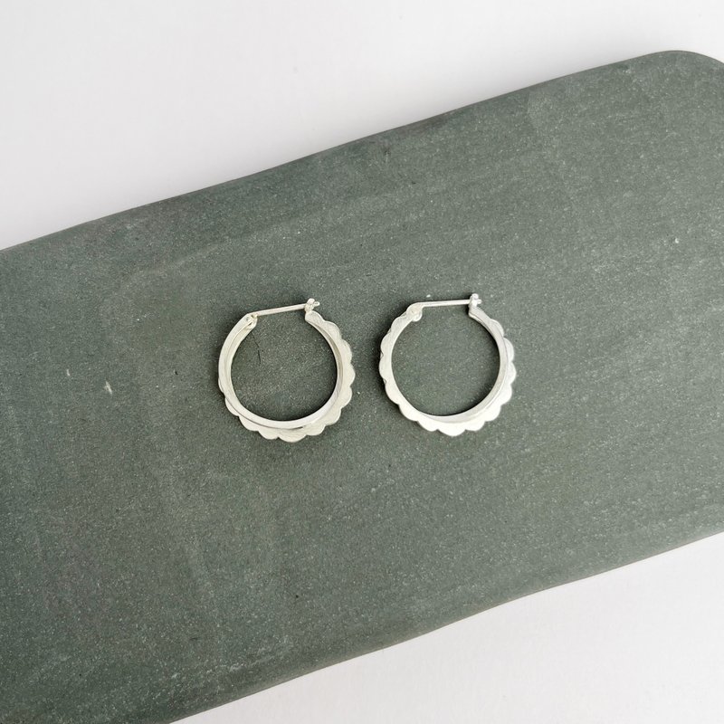 wuwu 花边错落耳环 - 耳环/耳夹 - 纯银 银色