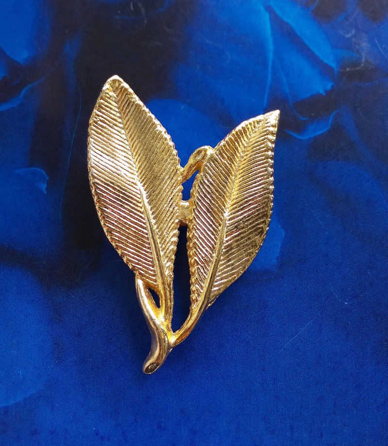 Vintage Jewelry 西洋古董饰品 金色调 双叶 别针 - 徽章/别针 - 其他金属 金色