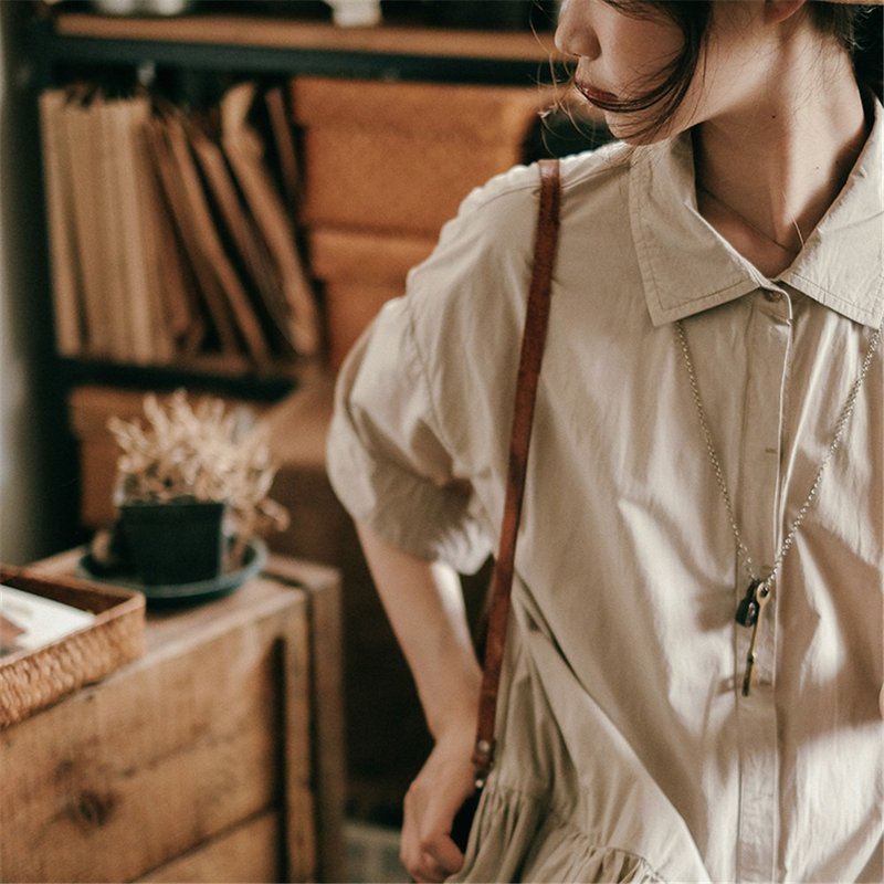 燕麥茶色 2色 寬鬆襯衫式洋裝 抽褶連身裙 100%高密有機棉植物染 - 洋装/连衣裙 - 棉．麻 卡其色