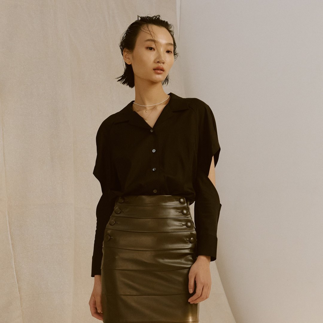 翻领肘开衩设计衬衫   /深邃黑 - 女装衬衫 - 其他材质 黑色