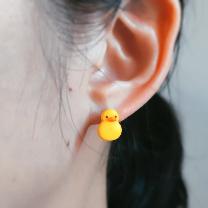 bi birdy//黄色橡皮鸭手工软陶小耳钉 - 耳环/耳夹 - 粘土 紫色