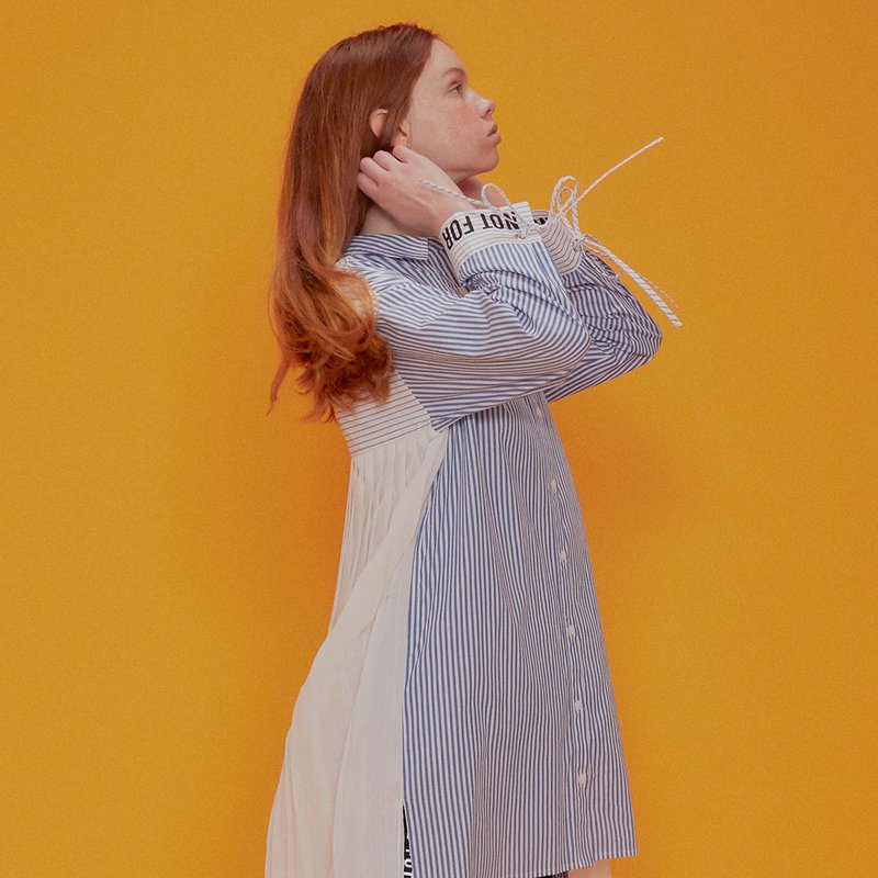 女款 条纹 拼接百褶雪纺衬衫式洋装 / 牛仔蓝 - 女装衬衫 - 棉．麻 