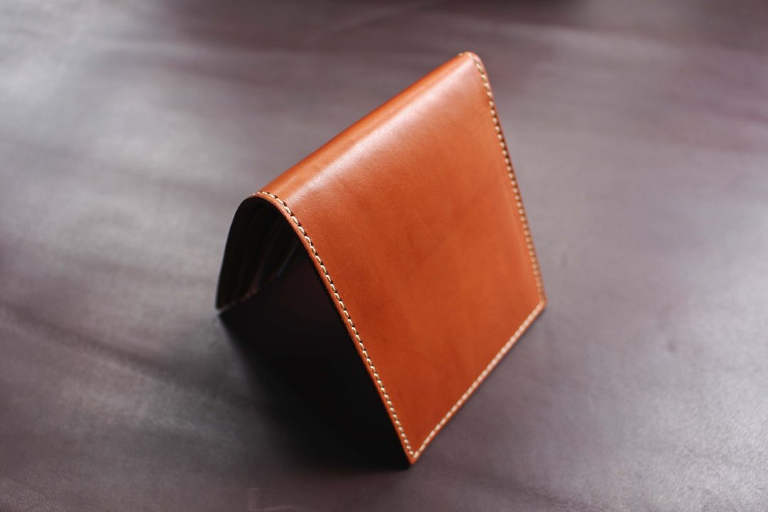 VULCAN Wallet 六卡绅士短夹 意大利顶级 INCAS / ILCEA 皮厂 全植物鞣胎牛皮短夹 三色可选 - 手拿包 - 真皮 咖啡色