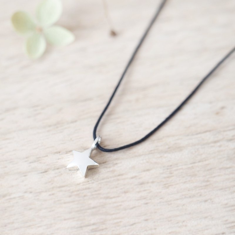 String Star Necklace Silver925 - 项链 - 其他金属 黑色