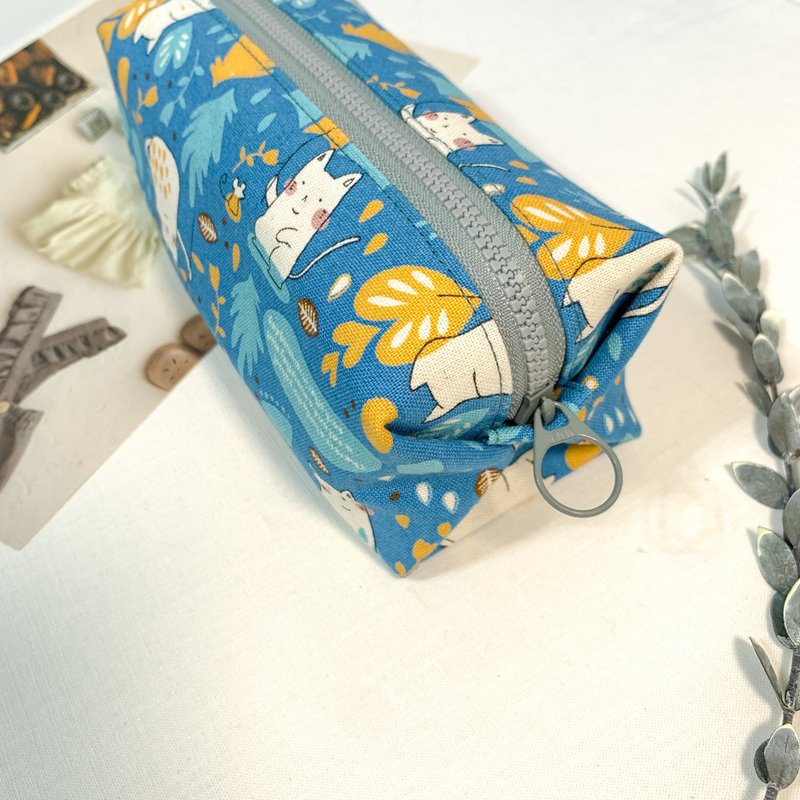 雨伞猫咪 | 铅笔盒/笔袋/杂物袋/化妆包/拉链包 - 铅笔盒/笔袋 - 棉．麻 多色