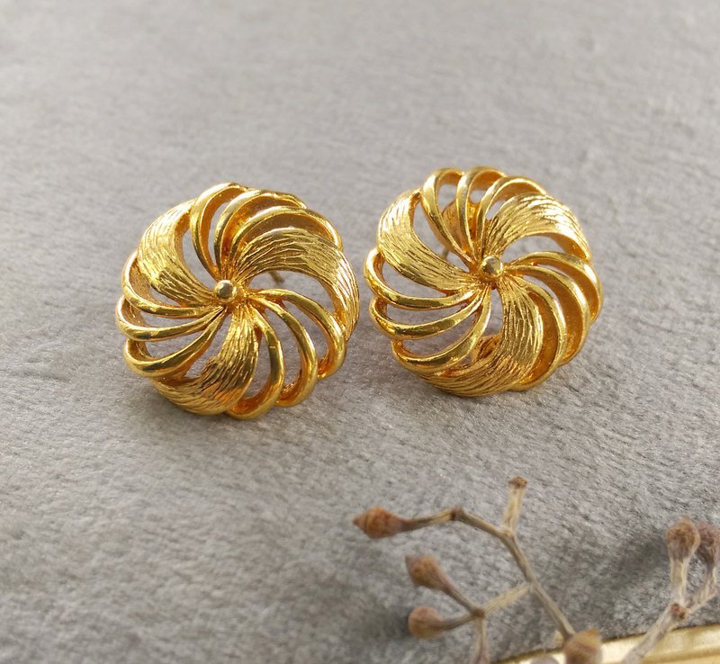 西洋古董饰品。金薯属 旋转 花形 小巧 针式耳环 - 耳环/耳夹 - 其他金属 金色