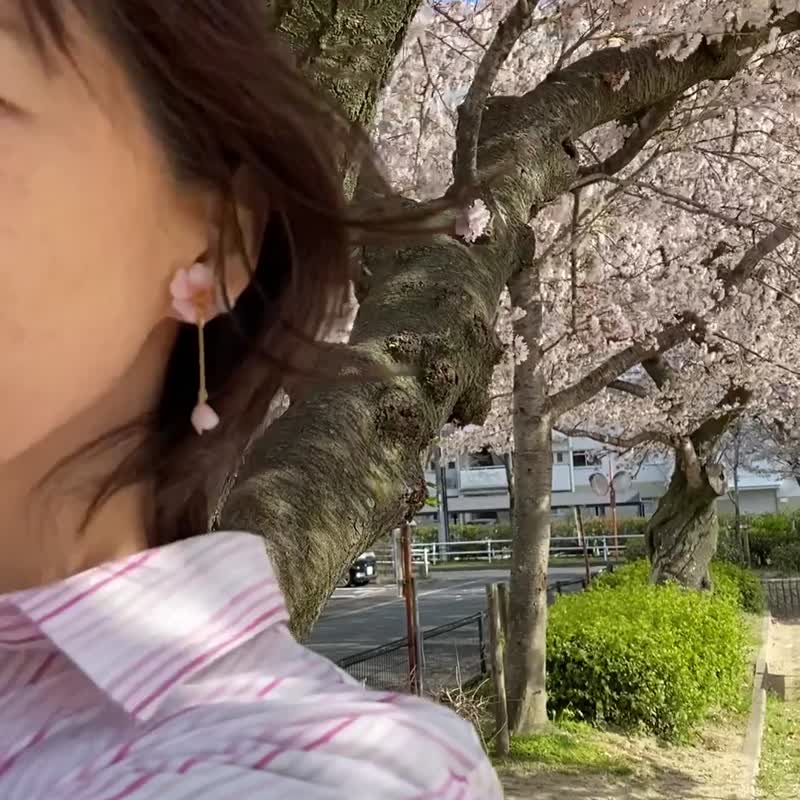 木花咲耶姬 | 摇曳粉色樱花垂坠耳环 / 耳夹 - 耳环/耳夹 - 树脂 粉红色