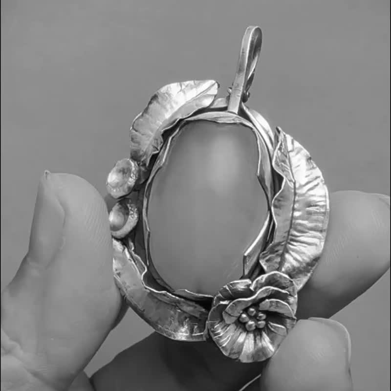 采忆矿石。彩色兔毛 能量平衡首选 - 项链 - 纯银 