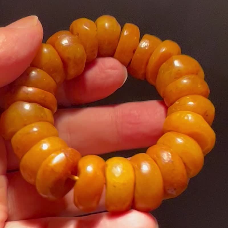 古董蜜蜡54克 22子 西藏老蜜蜡 琥珀 贸易珠 老蜜蜡 手串 手链 - 手链/手环 - 树脂 金色