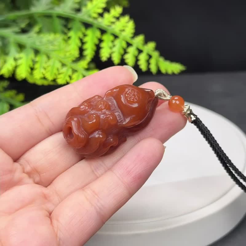 精品红兔毛水晶吊坠项链浓郁老料立体手雕趴趴九尾狐热情幸福信心 - 项链 - 水晶 红色