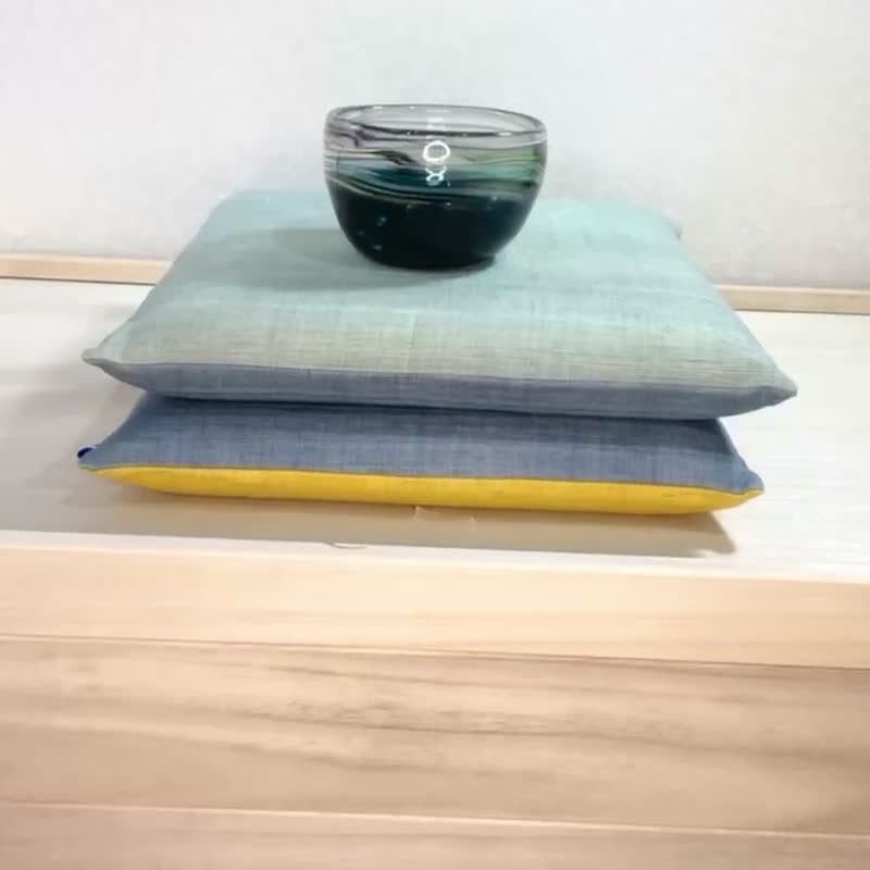 XS-Zabuton seat Cushion Gardenia natural dyed ramie linen, 30x30cm / 11.8in - 枕头/抱枕 - 棉．麻 