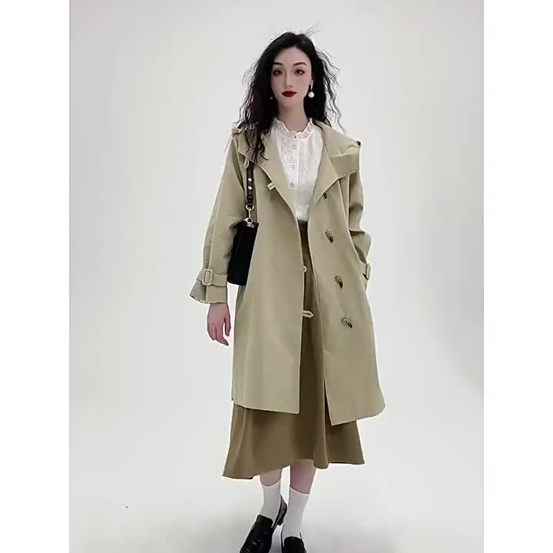 斗篷牛角扣卡其色连帽风衣 经典气质小个子大衣中长外套秋冬穿搭 - 女装西装外套/风衣 - 棉 卡其色