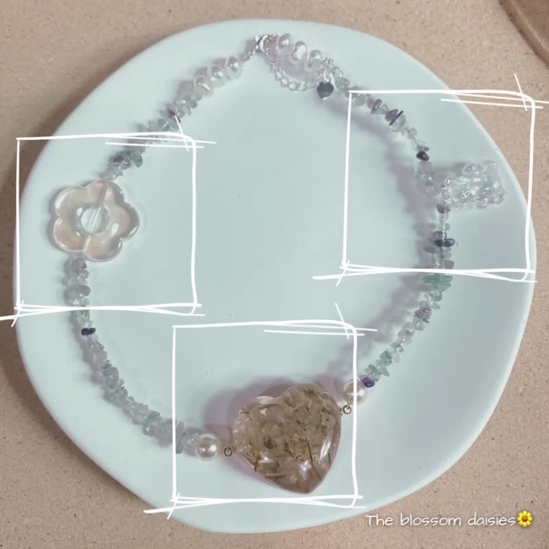 心心吊坠颈链 - 项链 - 树脂 白色