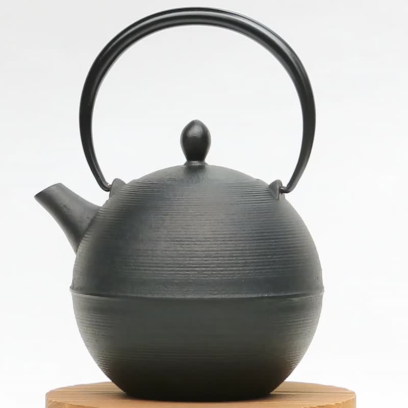 南部铁器 铁瓶 铁壶两用茶壶 太阳0.6L 日本制 - 茶具/茶杯 - 其他金属 黑色