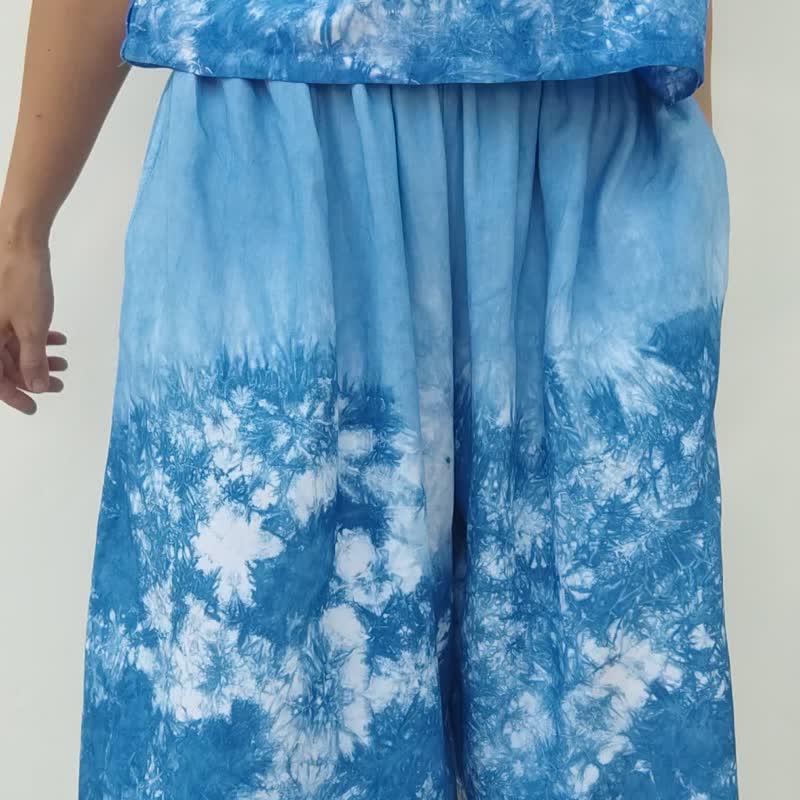 A Em Shorts - 酷靛蓝色扎染短裤 - 女装短裤 - 棉．麻 蓝色