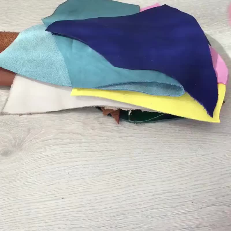 皮革废料混合颜色西班牙工厂皮革各种尺寸的边角料牛皮纸 - 皮件 - 真皮 多色