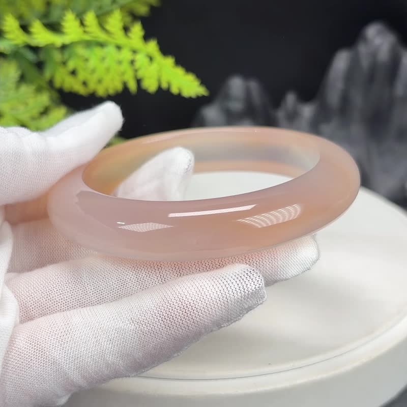 渐变粉色玛瑙手镯 59MM 高冰透净体起光龙鳞纹 玉髓手环 感情運勢 - 手链/手环 - 半宝石 粉红色