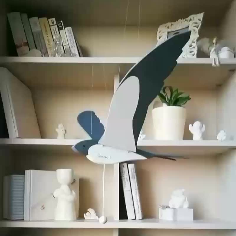 Baby mobile, nursery mobile. Baby boy mobile wooden flying bird - 玩具/玩偶 - 木头 灰色