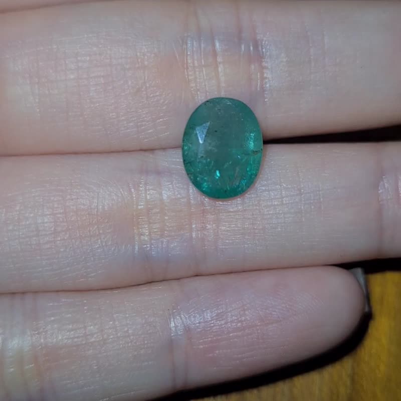 用于制作珠宝的天然赞比亚祖母绿 重量 2.4 克拉 尺寸 8x10 毫米 - 金工/饰品 - 宝石 绿色