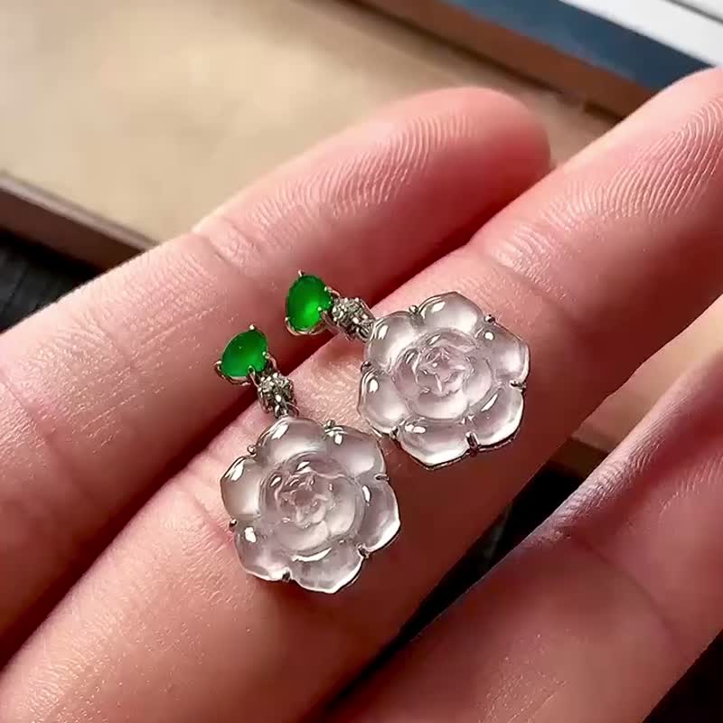 冰种翡翠天然翡翠A玉耳坠耳钉 • 18k金花朵翡翠耳环 - 耳环/耳夹 - 玉石 