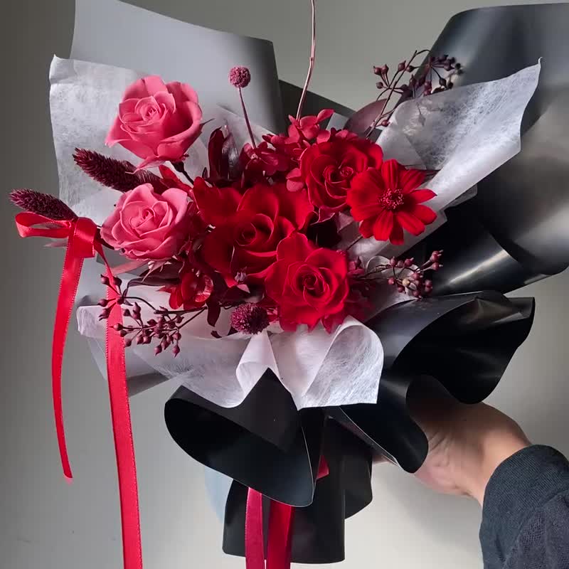 经典火红飘逸感永生玫瑰花束。表演献花。情人节生日告白求婚花束 - 干燥花/捧花 - 植物．花 红色