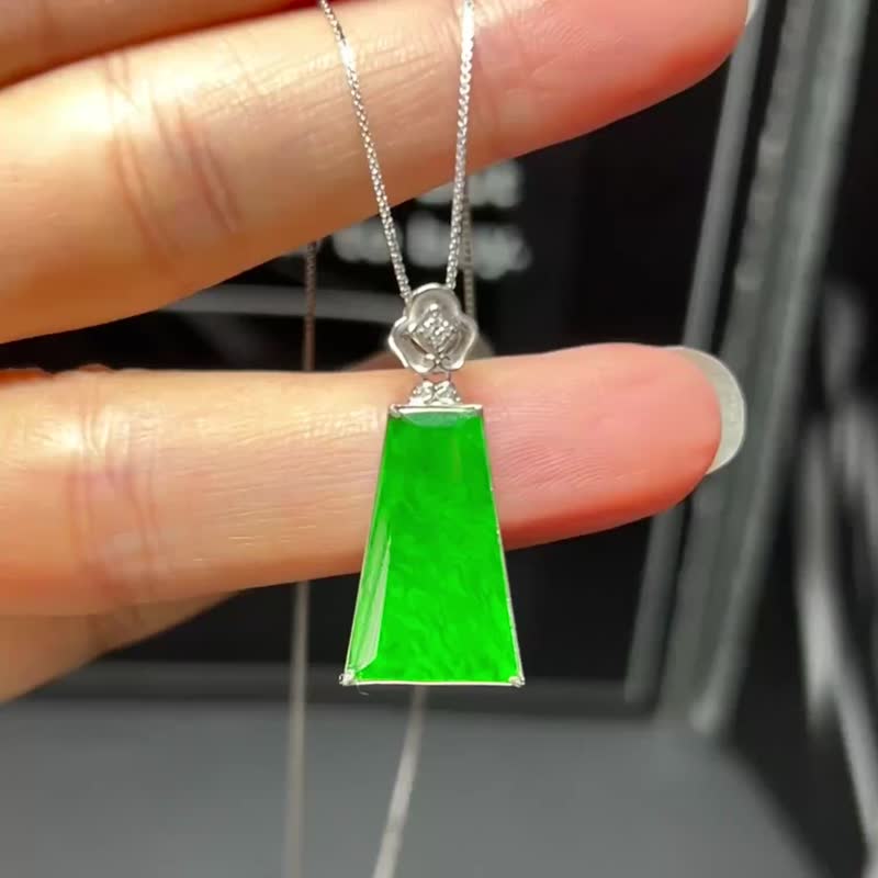 天然A货缅甸翡翠吊坠 18k白金镶嵌 送s925银链子 - 项链 - 水晶 