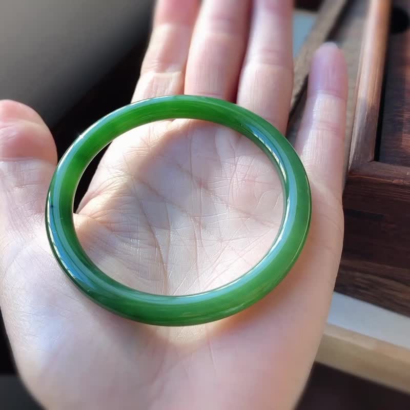 天然碧玉和田玉手镯手环 超美菠菜绿 辣绿色碧玉质地温润平安喜乐 - 手链/手环 - 玉石 