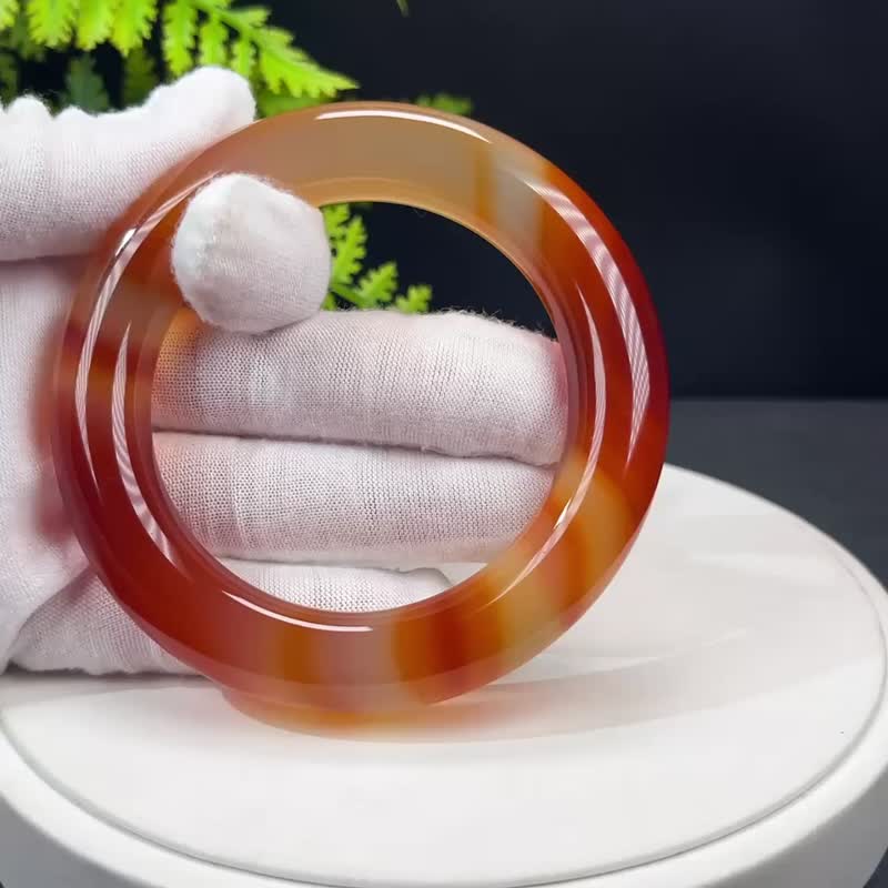 优质 马达加斯加 渐变红玛瑙手镯 58MM 高冰透起刚千层圆条双天眼 - 手链/手环 - 半宝石 红色