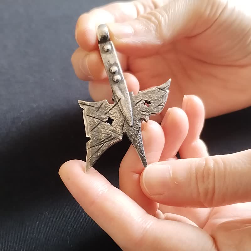 大型戟斧中世纪斧头武器吊坠 - 项链 - 纯银 银色