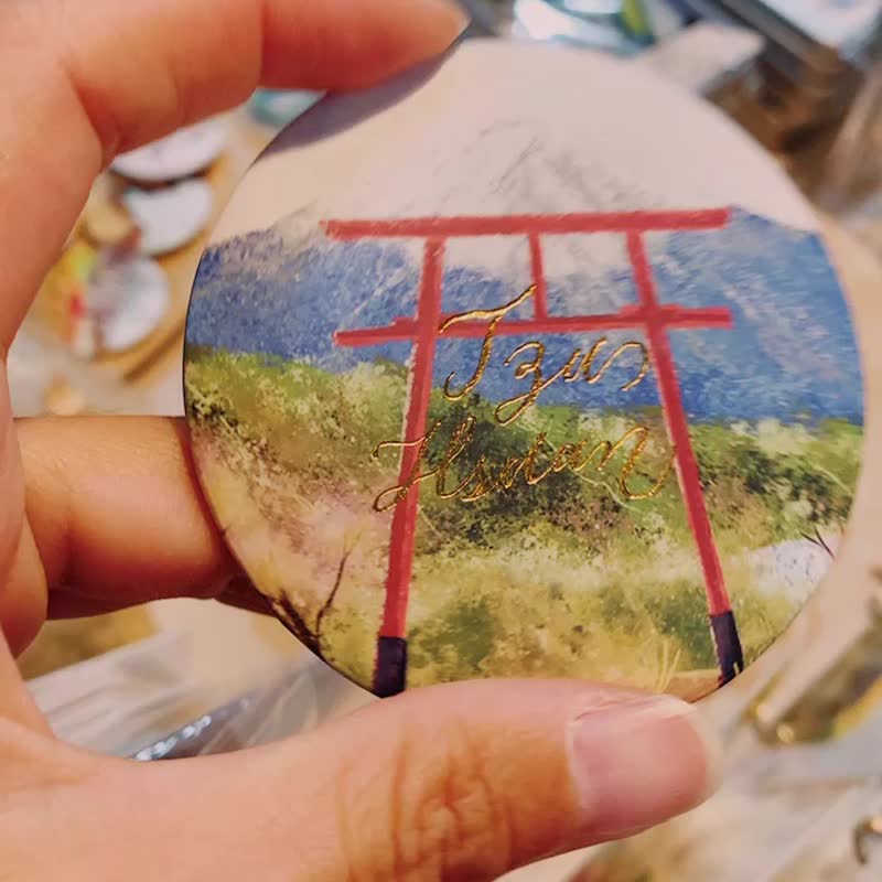 富士山鸟居 小圆镜 连布袋套装 随身镜 烫金刻名 Mstandforc - 彩妆刷具/镜子/梳子 - 其他金属 多色
