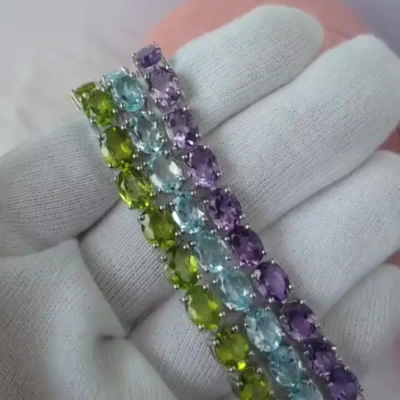 Natural Peridot Bracelet Silver 925 With 18K whitegold plated - 手链/手环 - 纯银 绿色
