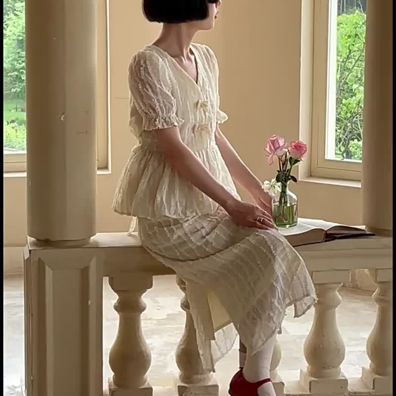 奶油杏色 新中式假兩件洋裝 短袖夏季V領重工蕾絲網紗仙女連身裙 - 洋装/连衣裙 - 棉．麻 黄色