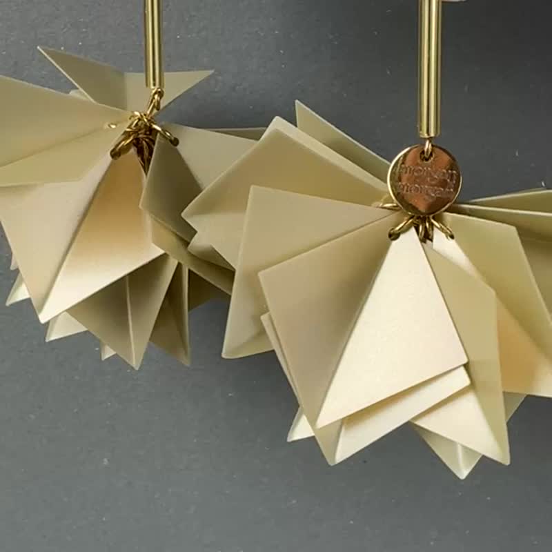 雾面金 - 耳环/耳夹 - 塑料 金色