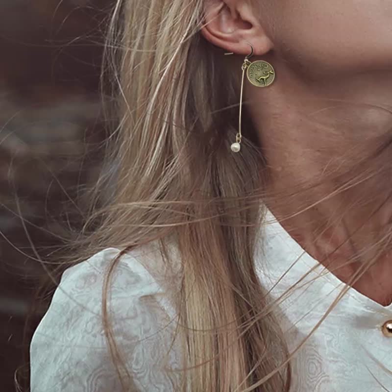 珍珠x铸造星座耳环-925银镀金耳勾 选12星座 手工耳环 - 耳环/耳夹 - 珍珠 金色