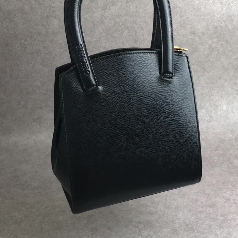 【日本直送 名牌二手包】CELINE  સેલિન 手提包 黑色 压印Logo 皮革 vintage 古着 b6gjb2 - 手提包/手提袋 - 真皮 黑色
