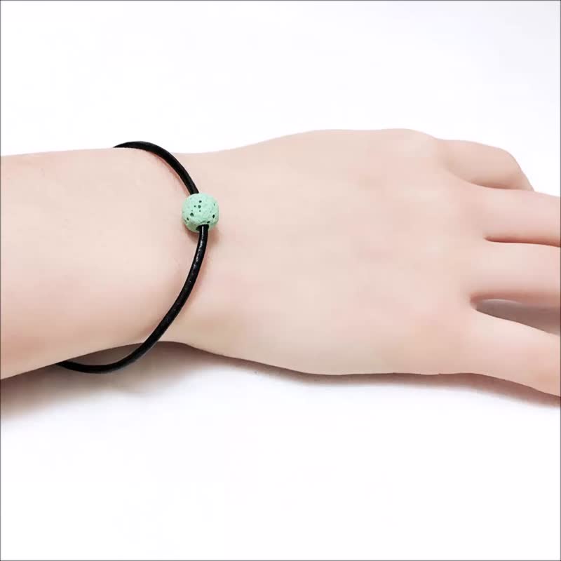 香氛石真皮手工手链-浅绿香氛石 黑色皮绳 细版百搭 不锈钢延长链 - 手链/手环 - 真皮 绿色