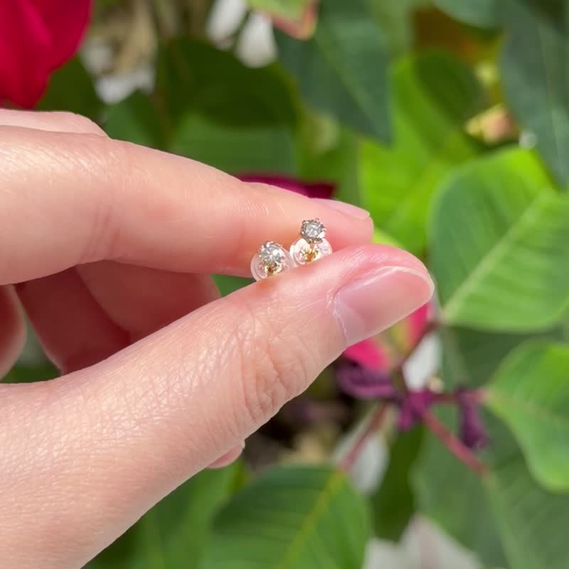 日本直送 数量限定 六爪 0.2ct 天然钻石耳钉 钻石耳环 耳针 18k 金 - 耳环/耳夹 - 钻石 白色