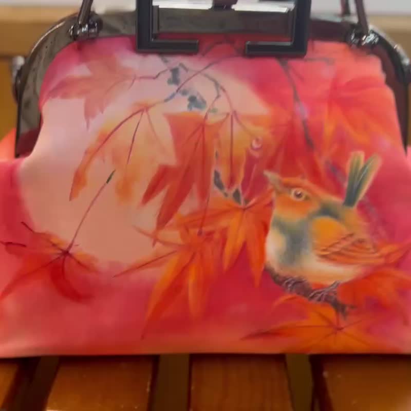 台湾知名画家手绘精品口金包浪漫的红枫话相思现货款 - 侧背包/斜挎包 - 丝．绢 多色