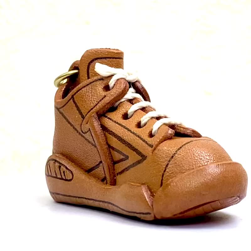 Sneaker genuine leather keychain handmade in Japan - 钥匙链/钥匙包 - 真皮 咖啡色