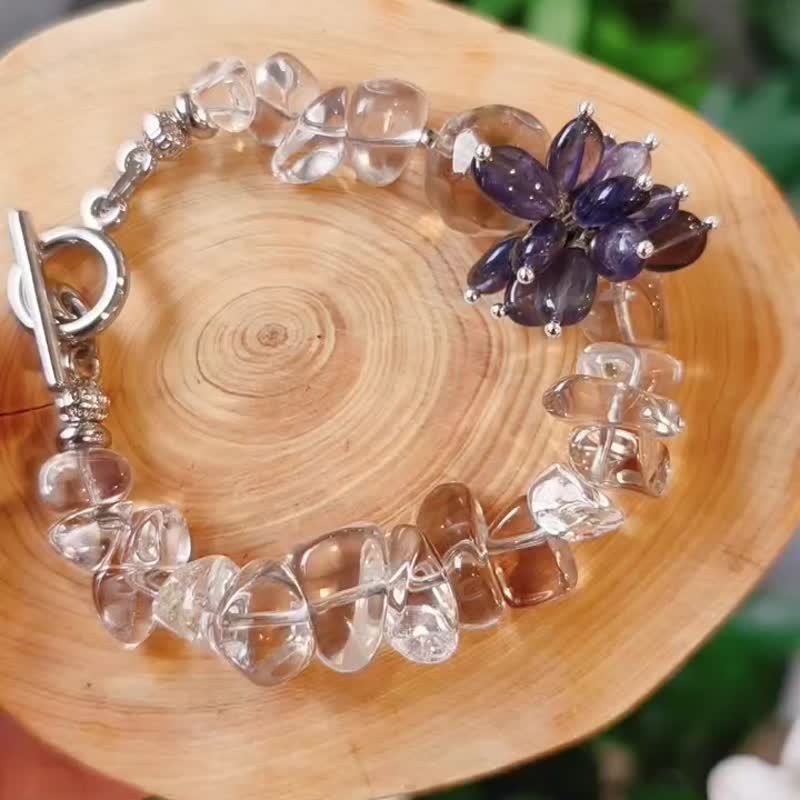 白水晶碎石花朵手链 清透水晶  深蓝花饰 手作设计款饰品 - 手链/手环 - 水晶 