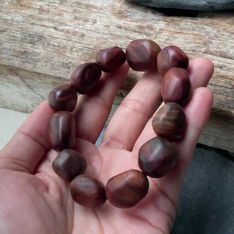 【藏臻】台湾肖楠瘤  手研 随形手珠 - 手链/手环 - 木头 多色