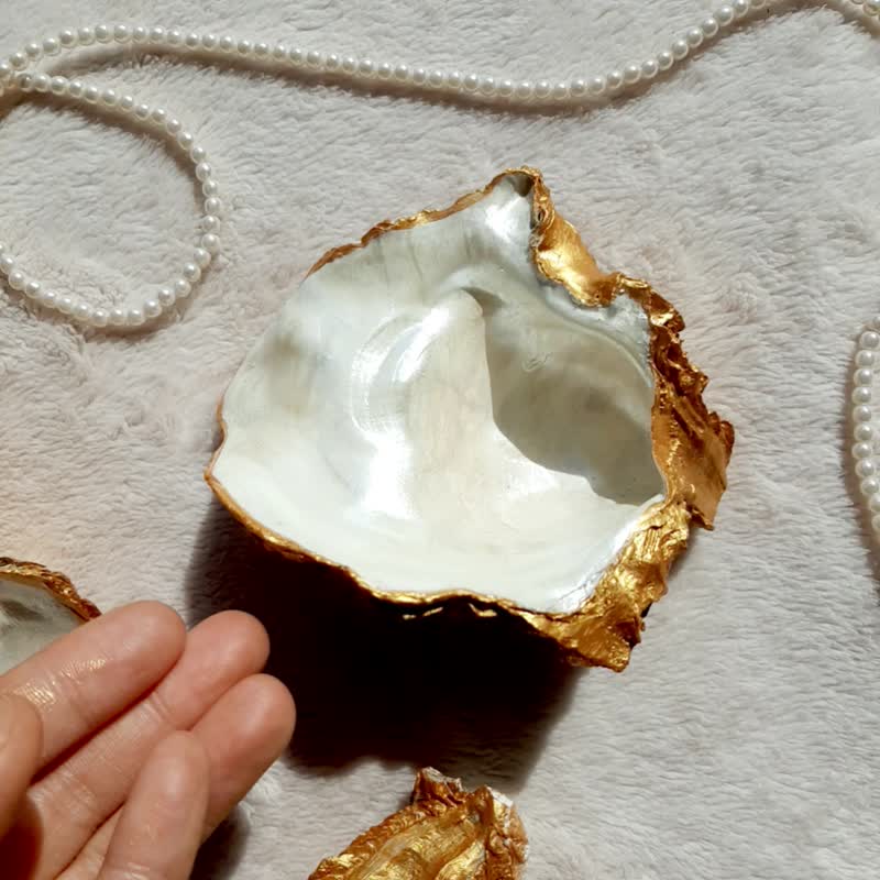 Pearl Oyster Shell Ring Dish | Accessories Display Tray | Wedding Gift - 收纳用品 - 其他材质 金色