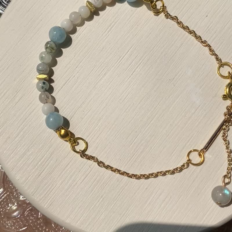 宁静海岸 天然石手作黄铜简约文青手链 - 手链/手环 - 宝石 蓝色